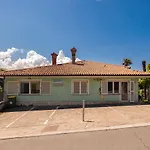 홈스테이 Old Road And With Pool 포르토로즈