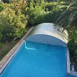 Old Road And With Pool 홈스테이