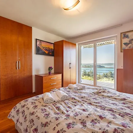 Old Road And With Pool Rum i privatbostad Portorož