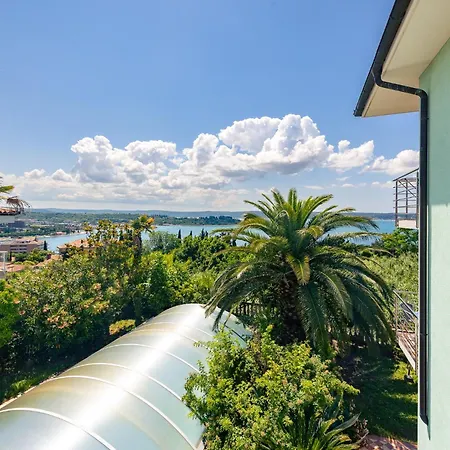 Rum i privatbostad Old Road And With Pool Portorož