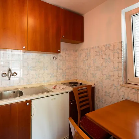 Homestay szállás Old Road And With Pool