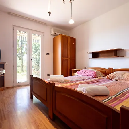 Homestay Old Road And With Pool *