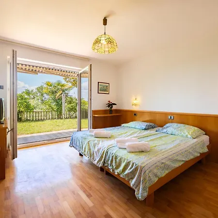 Rum i privatbostad Old Road And With Pool Portorož