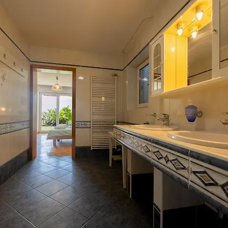 Old Road And With Pool Rum i privatbostad Portorož