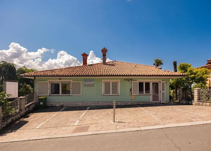 民宿 Old Road And With Pool 波尔托罗