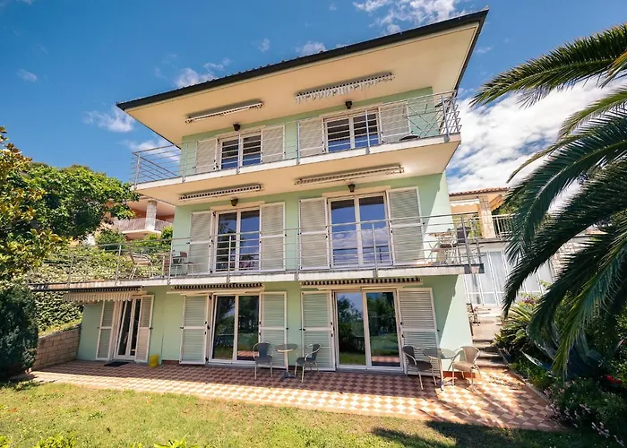 Old Road And With Pool 民宿 波尔托罗