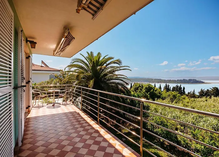 民宿 Old Road And With Pool 波尔托罗