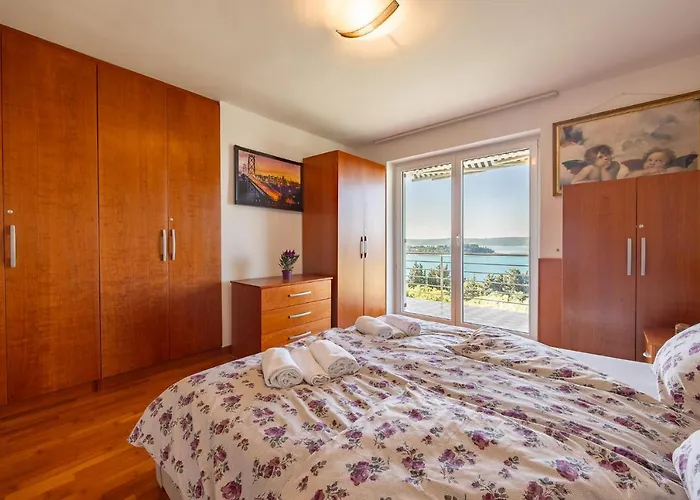 Old Road And With Pool 民宿 波尔托罗