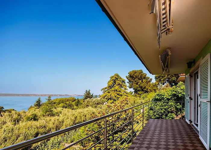 民宿 Old Road And With Pool *