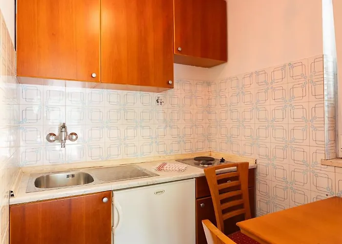 Old Road And With Pool 波尔托罗