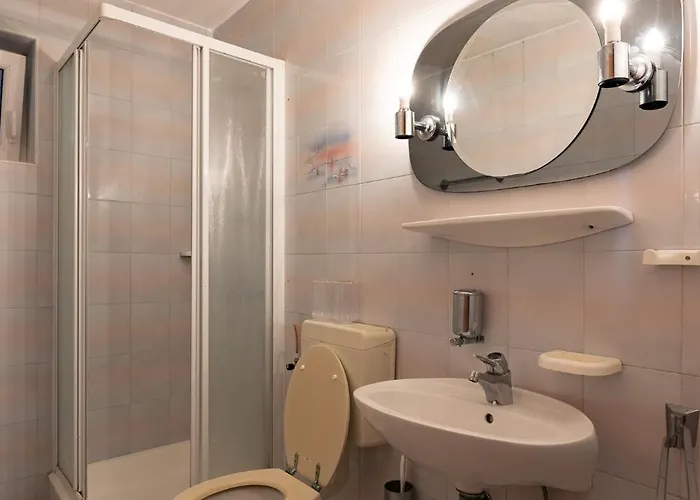 Old Road And With Pool 波尔托罗