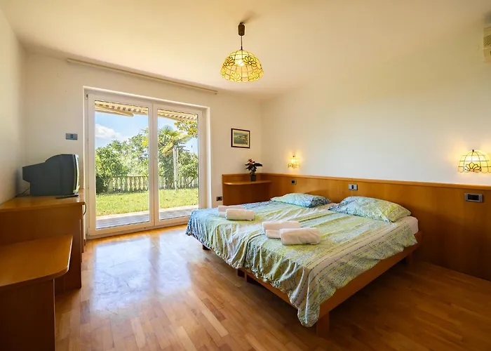 民宿 Old Road And With Pool *