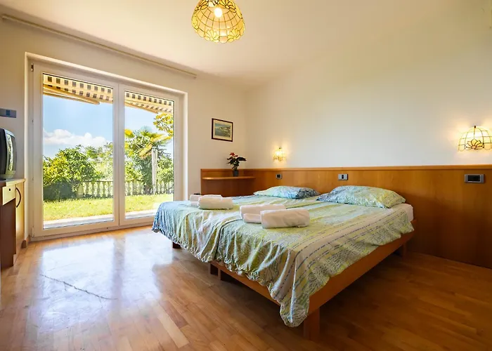 Old Road And With Pool *