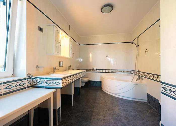 民宿 Old Road And With Pool 波尔托罗