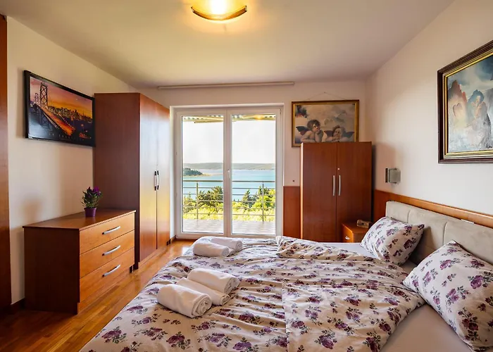 Old Road And With Pool 民宿 波尔托罗